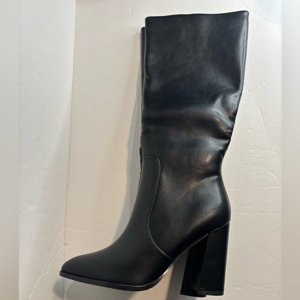 Women’s knee boots